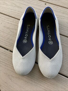 Rothy's Round-toe Knit Flats in Light Gray with Blue Trim - 7